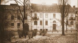 Klasztor - widok od Starego Rynku (lata 30 XX w.)